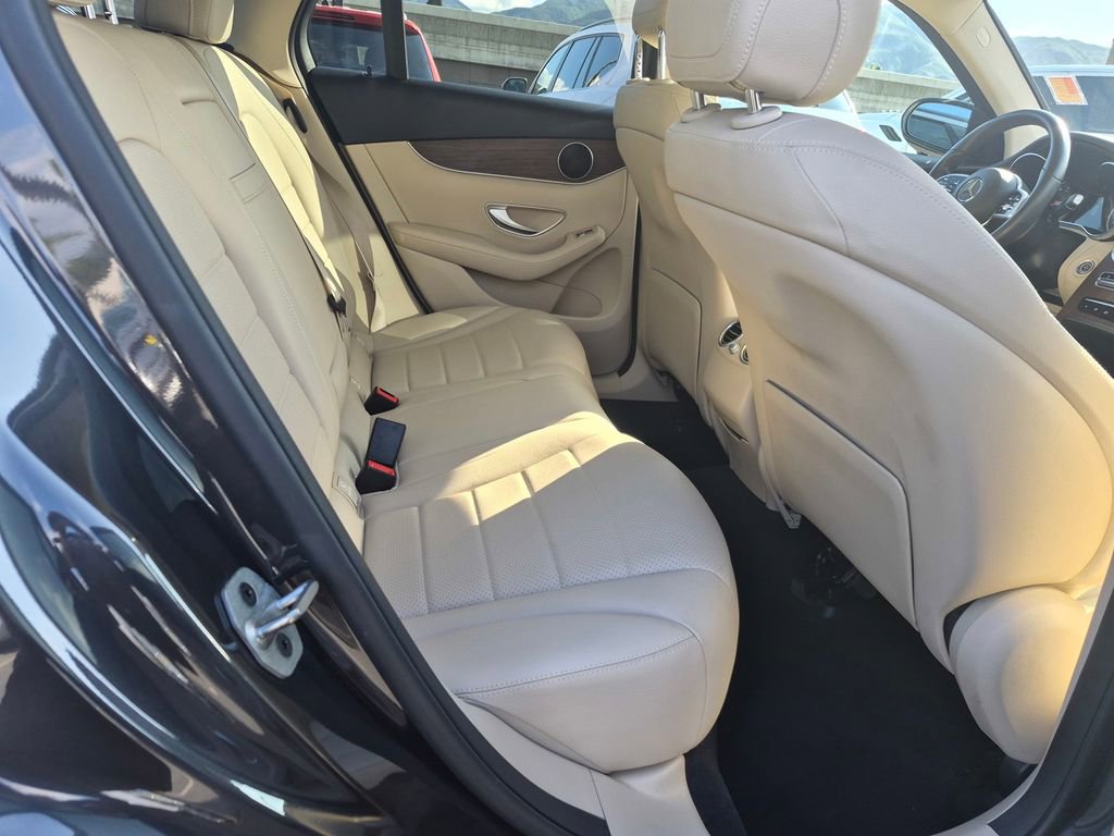 Used 2022 Mercedes-Benz GLC 300 image 34