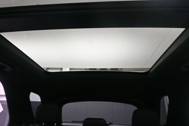 Used 2020 Mercedes-Benz GLE 350 w/ Premium Package image 16