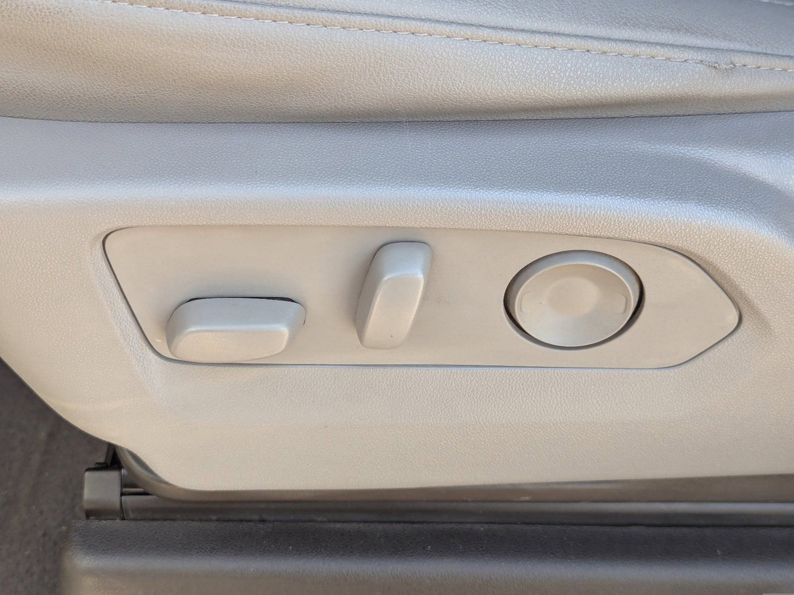 Used 2024 GMC Sierra 2500 SLT w/ SLT Premium Package image 24