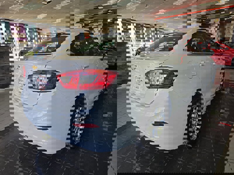 Used 2018 Chevrolet Cruze LT image 4