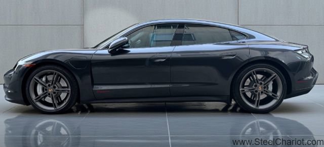 Used 2022 Porsche Taycan image 3