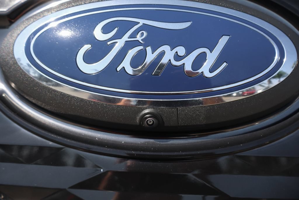 Used 2022 Ford F150 Lightning Platinum AWD/4WD image 52