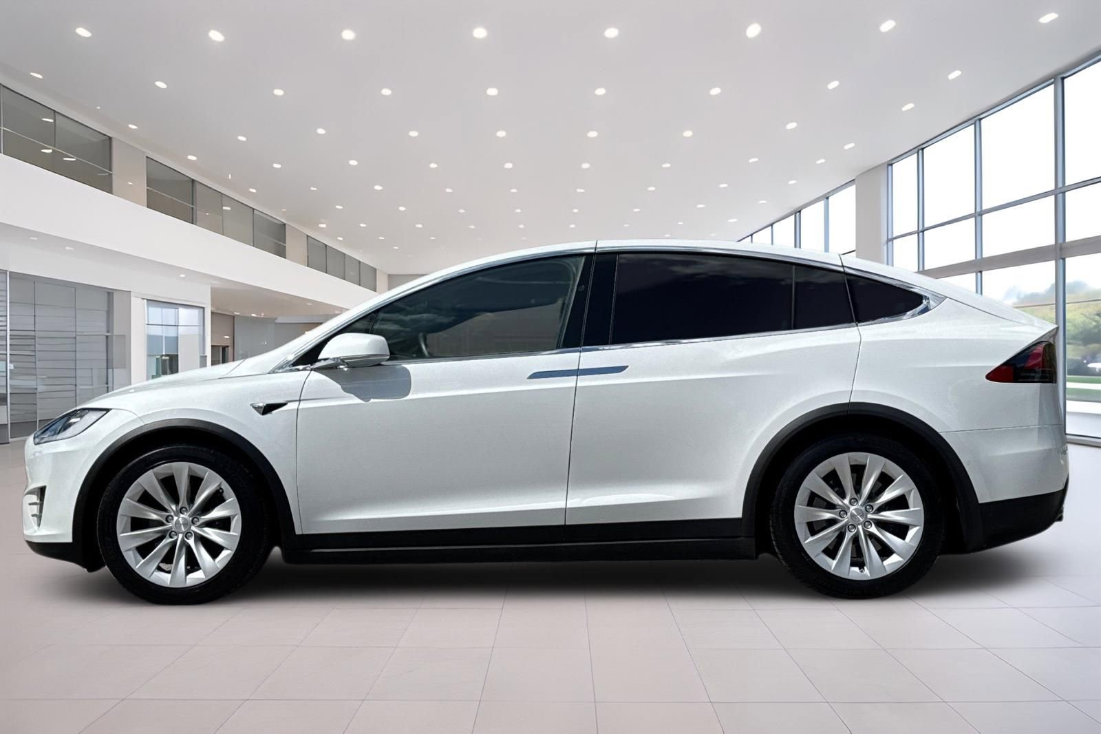 Used 2016 Tesla Model X 90D AWD/4WD image 7
