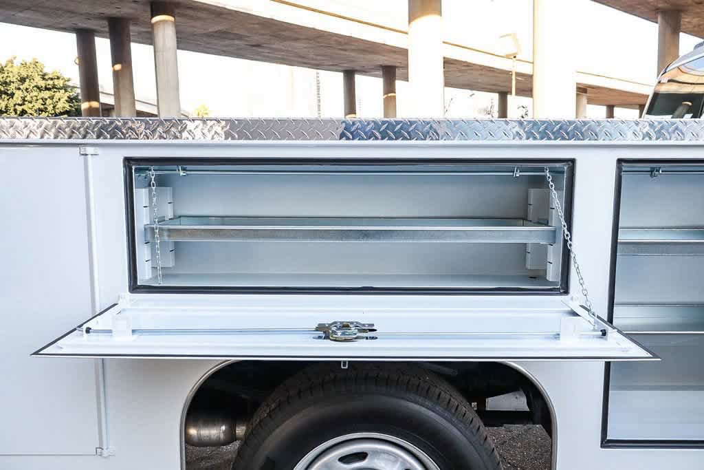 New 2026 Ford F350 XL w/ XL Chrome Package RWD image 25