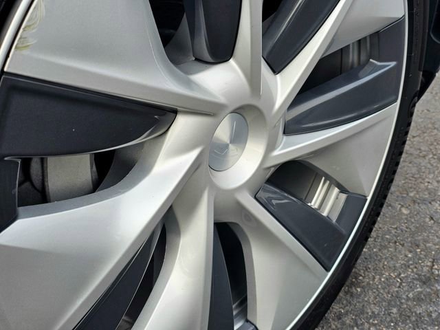 Used 2023 Tesla Model Y Long Range image 7