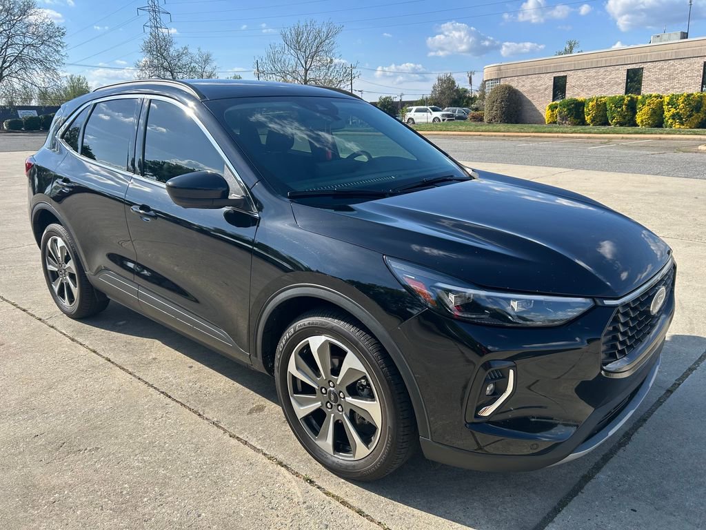 Used 2023 Ford Escape Platinum AWD/4WD image 9