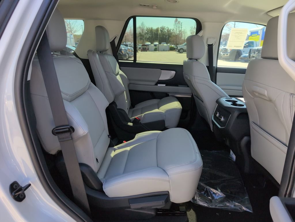 New 2026 Ford Expedition Active image 15