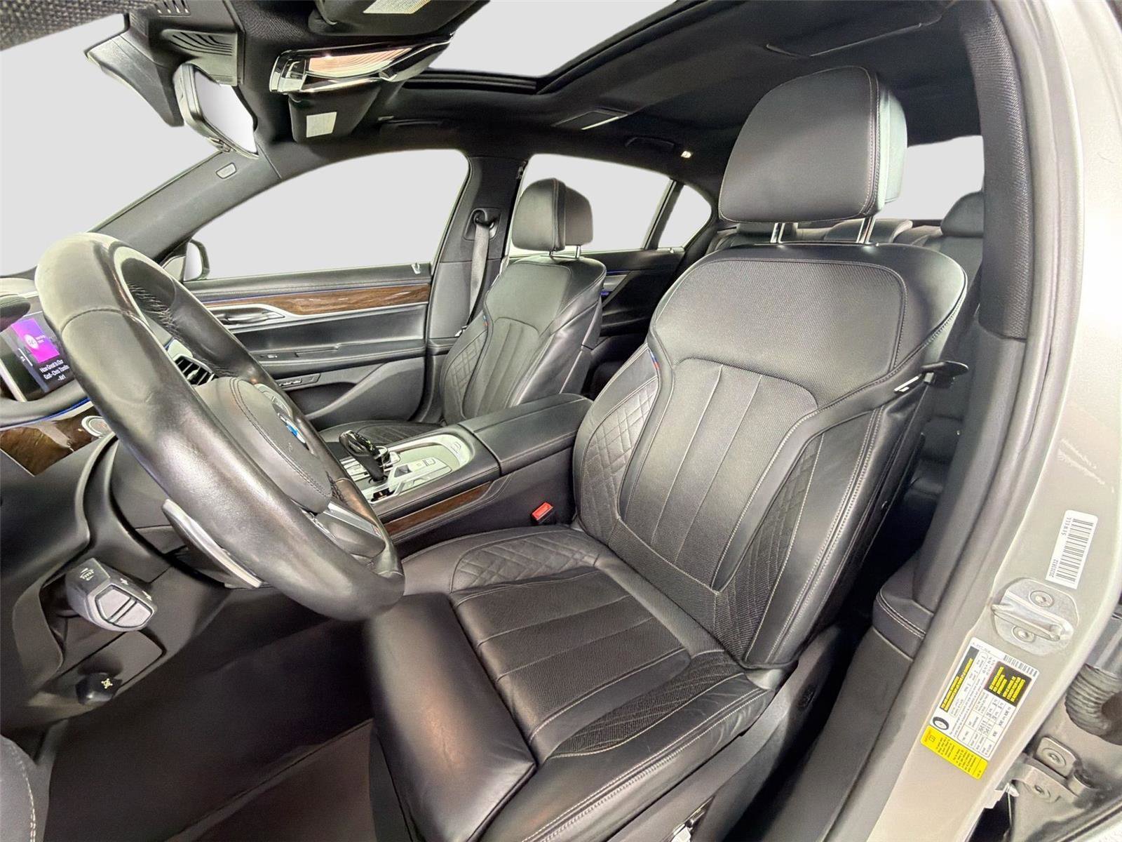 Used 2020 BMW 740i w/ M Sport Package RWD image 21