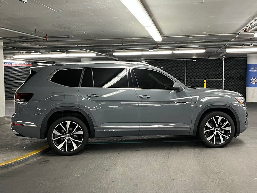 Certified 2025 Volkswagen Atlas SEL Premium R-Line AWD/4WD image 42
