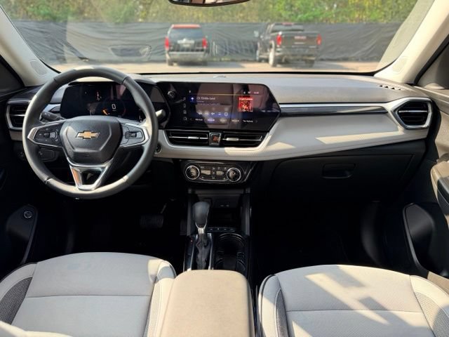 Used 2024 Chevrolet TrailBlazer LT w/ Convenience Package AWD/4WD image 21