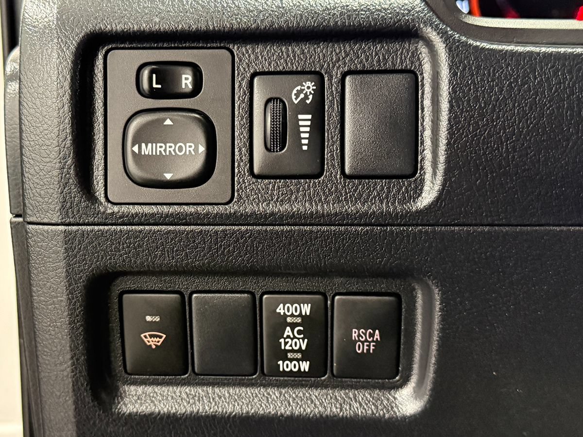 Used 2013 Toyota 4Runner Limited AWD/4WD image 19