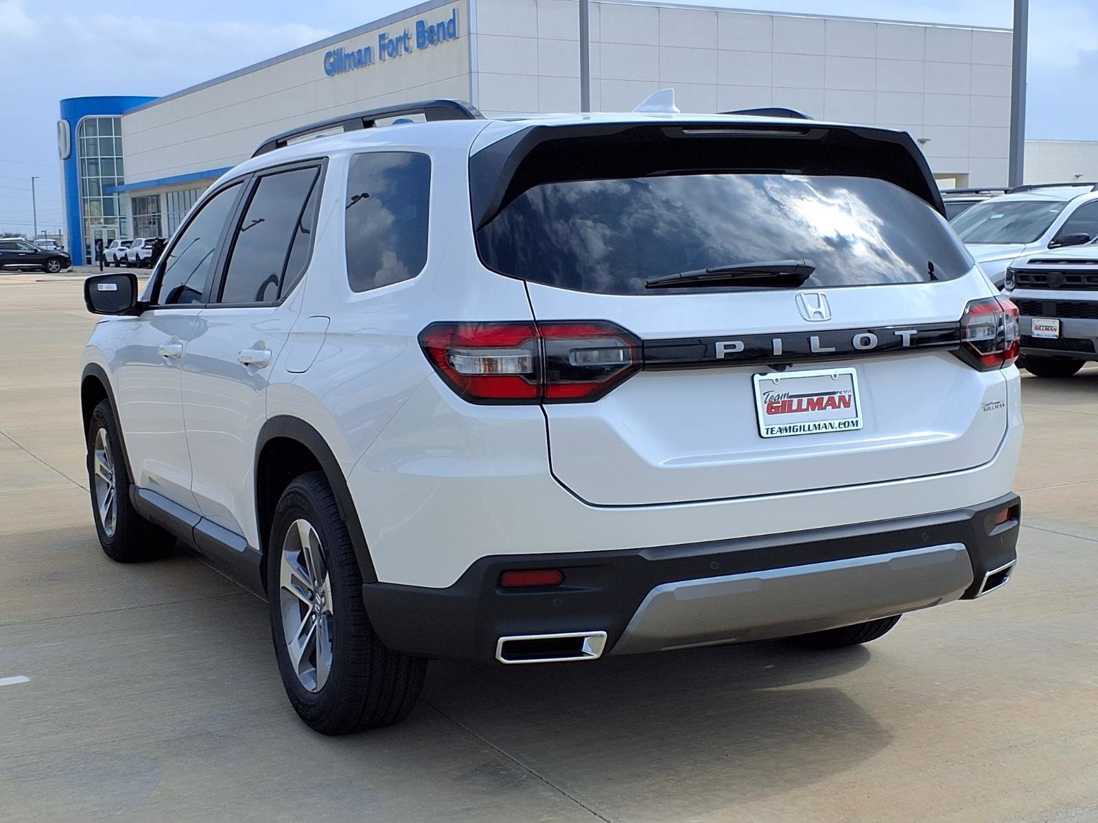 New 2026 Honda Pilot EX-L image 2