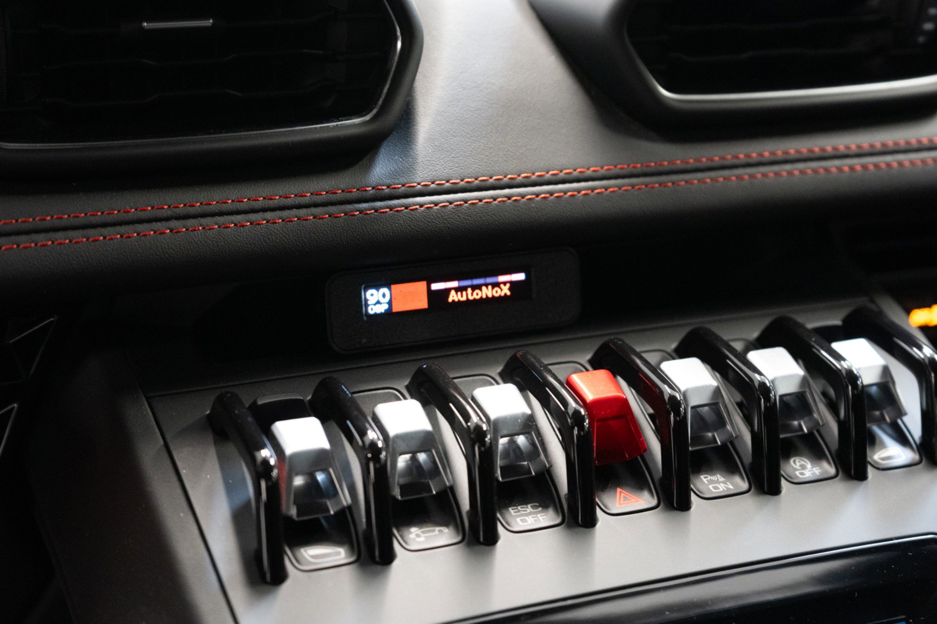 Used 2020 Lamborghini Huracan EVO image 20