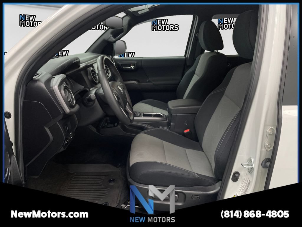 Used 2022 Toyota Tacoma TRD Sport AWD/4WD image 7