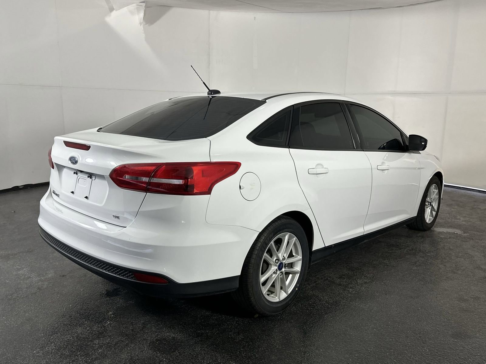 Used 2018 Ford Focus SE FWD image 8