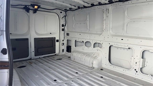 Used 2021 Nissan NV 2500 S image 21