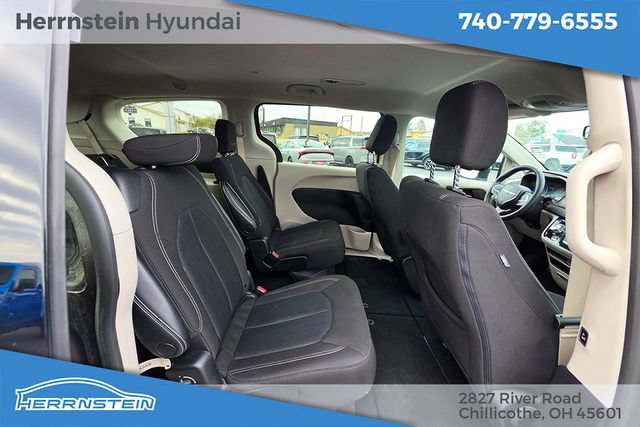 Used 2023 Chrysler Voyager LX FWD image 28