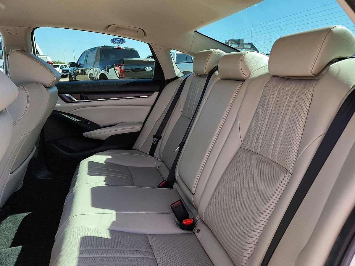 Used 2021 Honda Accord Touring image 5
