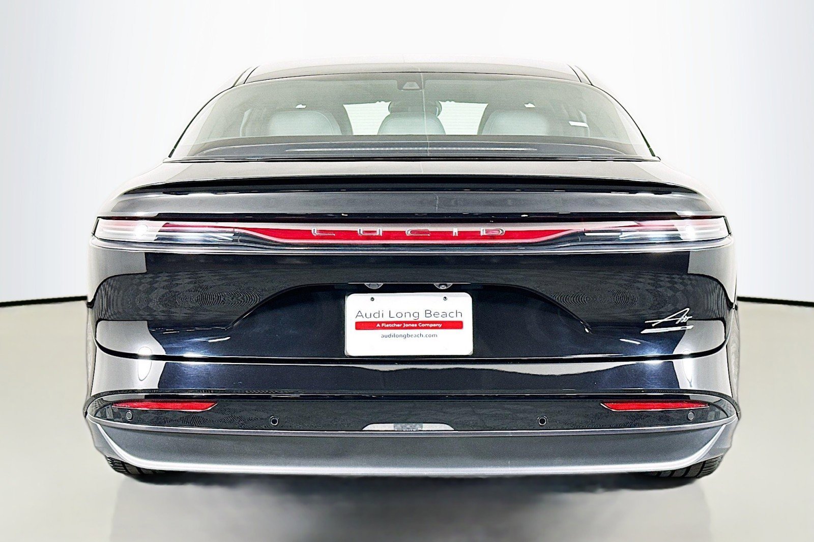 Used 2024 Lucid Air Touring image 3