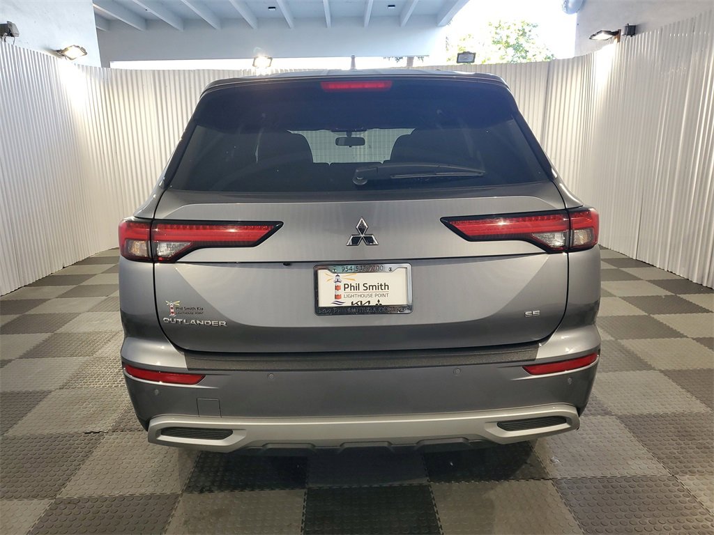Used 2024 Mitsubishi Outlander SE image 5