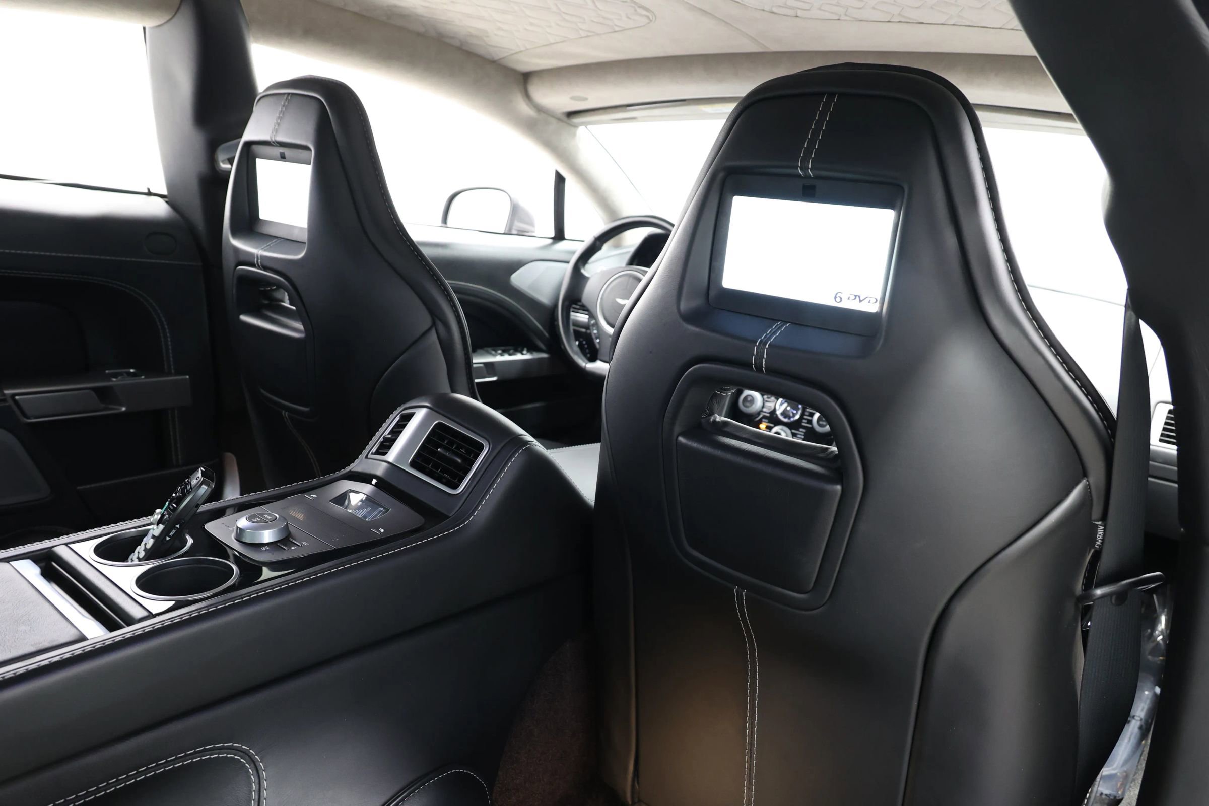 Used 2015 Aston Martin Rapide S image 72