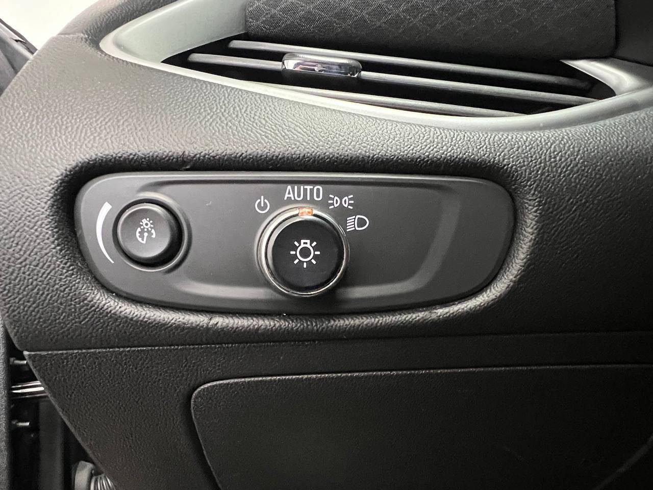 Used 2022 Chevrolet Malibu LS FWD image 24