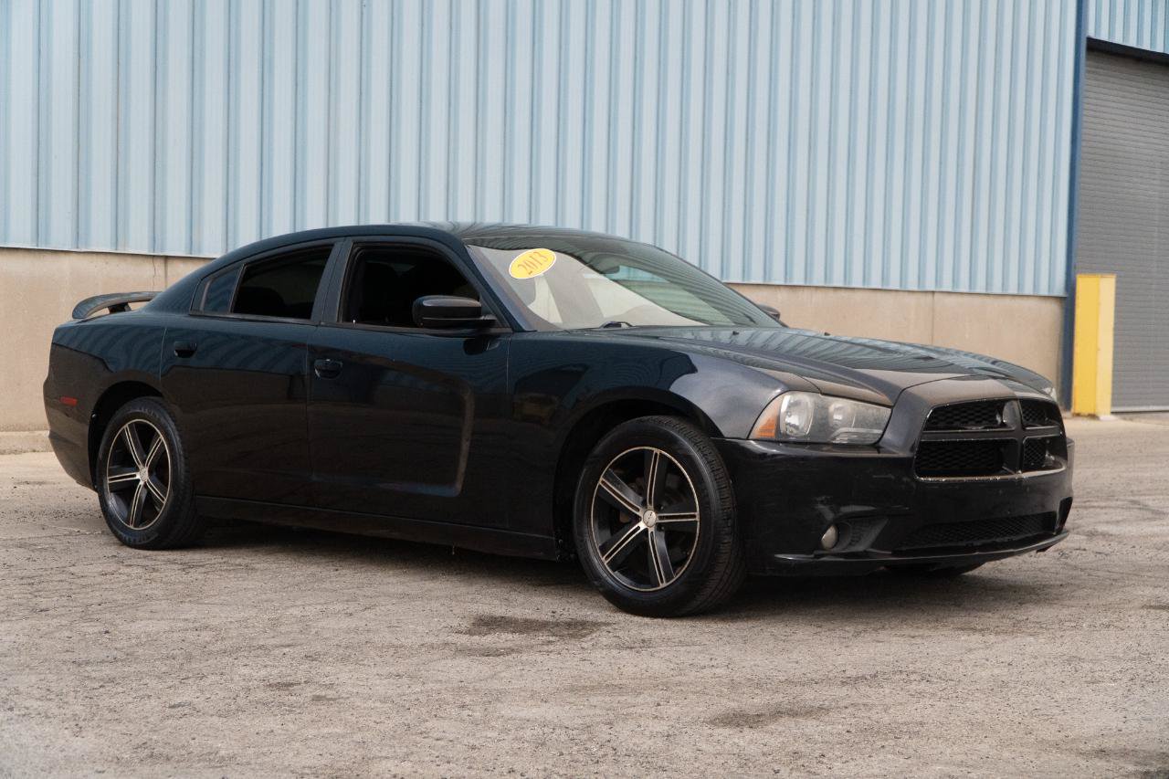 Used 2013 Dodge Charger SE RWD image 5