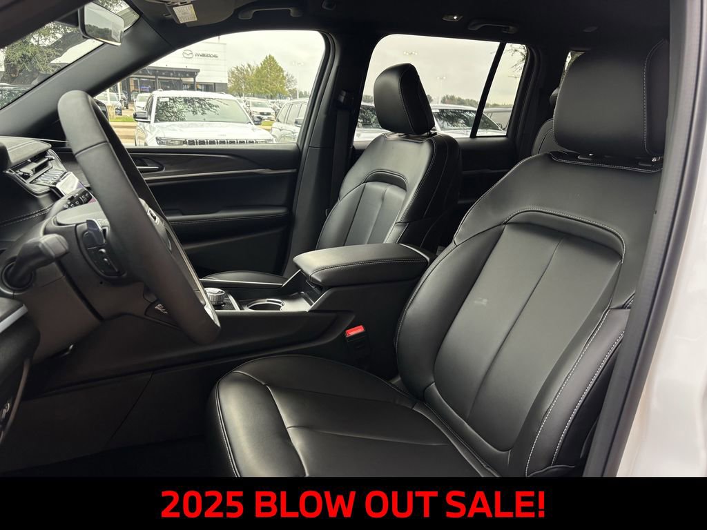 New 2025 Jeep Grand Cherokee Limited w/ Trailer Tow Package image 22