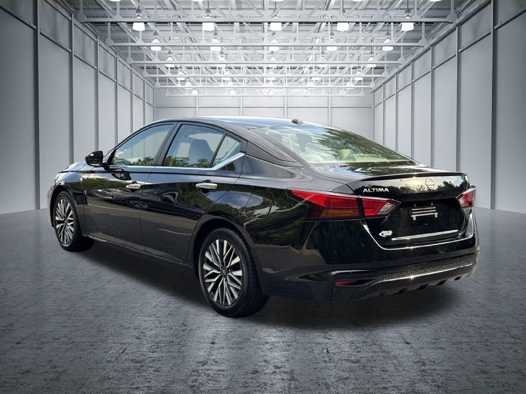 Certified 2025 Nissan Altima 2.5 SV FWD image 6