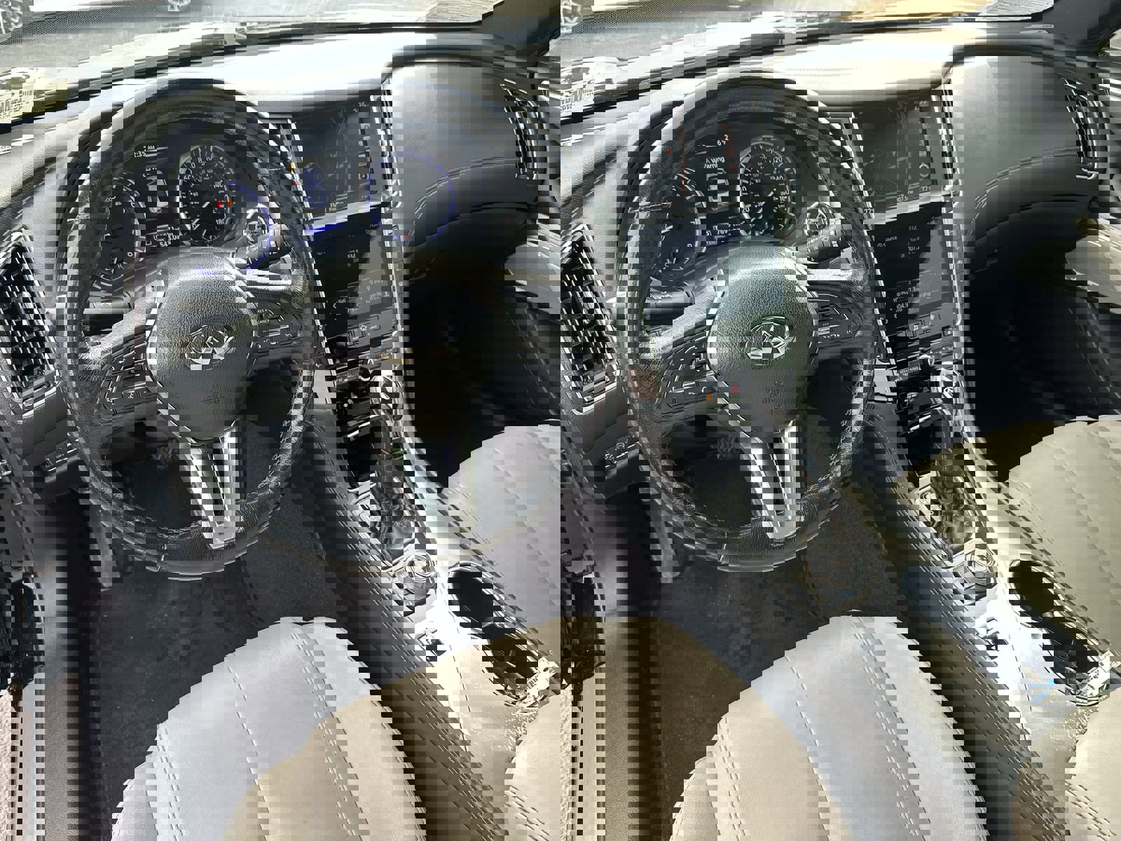 Used 2017 INFINITI Q60 w/ Premium Plus Package 2.0T image 18