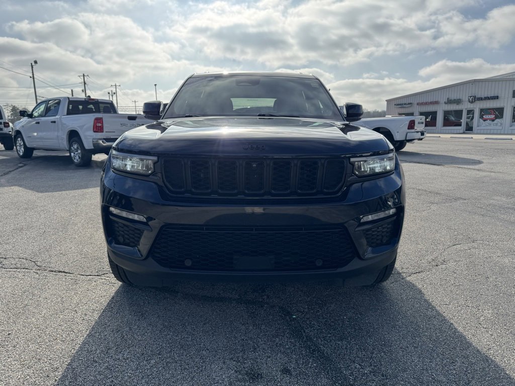 Used 2024 Jeep Grand Cherokee Limited w/ Luxury Tech Group II image 11