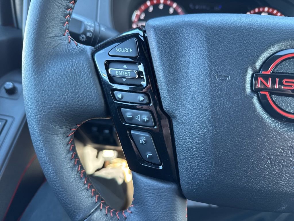 Used 2025 Nissan Frontier PRO-4X image 23