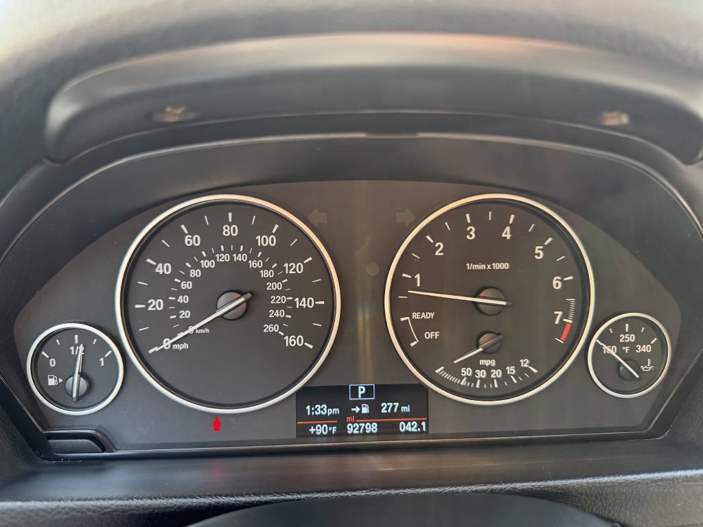 Used 2018 BMW 320i xDrive Sedan AWD/4WD image 12