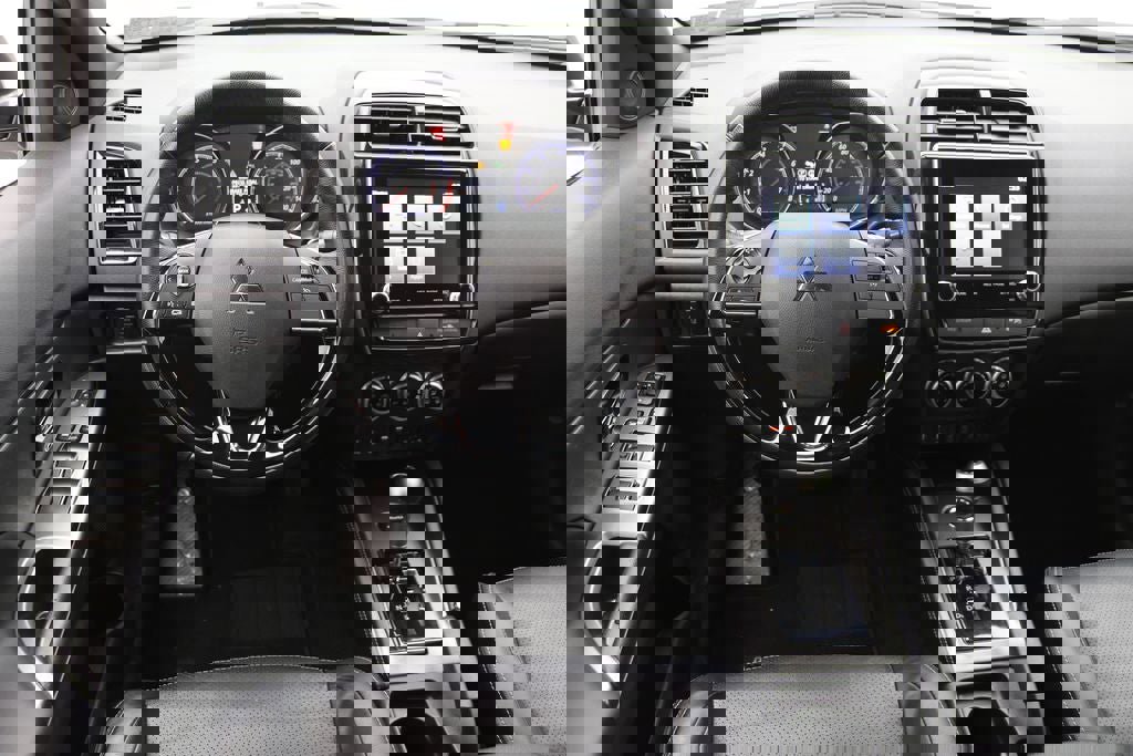 Used 2024 Mitsubishi Outlander Sport SEL image 13