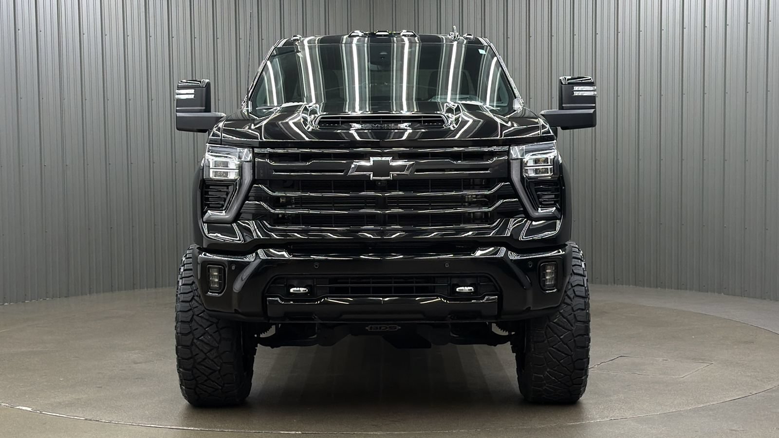 Used 2026 Chevrolet Silverado 2500 High Country w/ High Country Premium Package AWD/4WD image 8