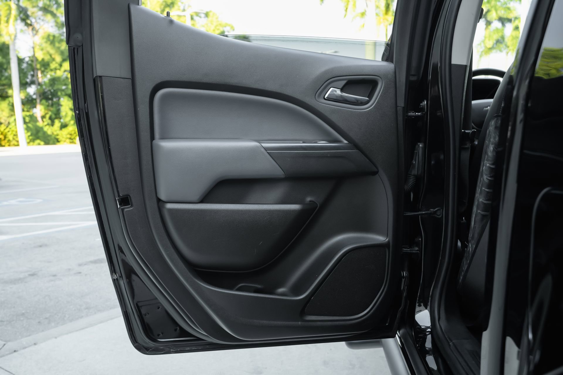 Used 2017 Chevrolet Colorado Z71 w/ Z71 Midnight Edition image 34