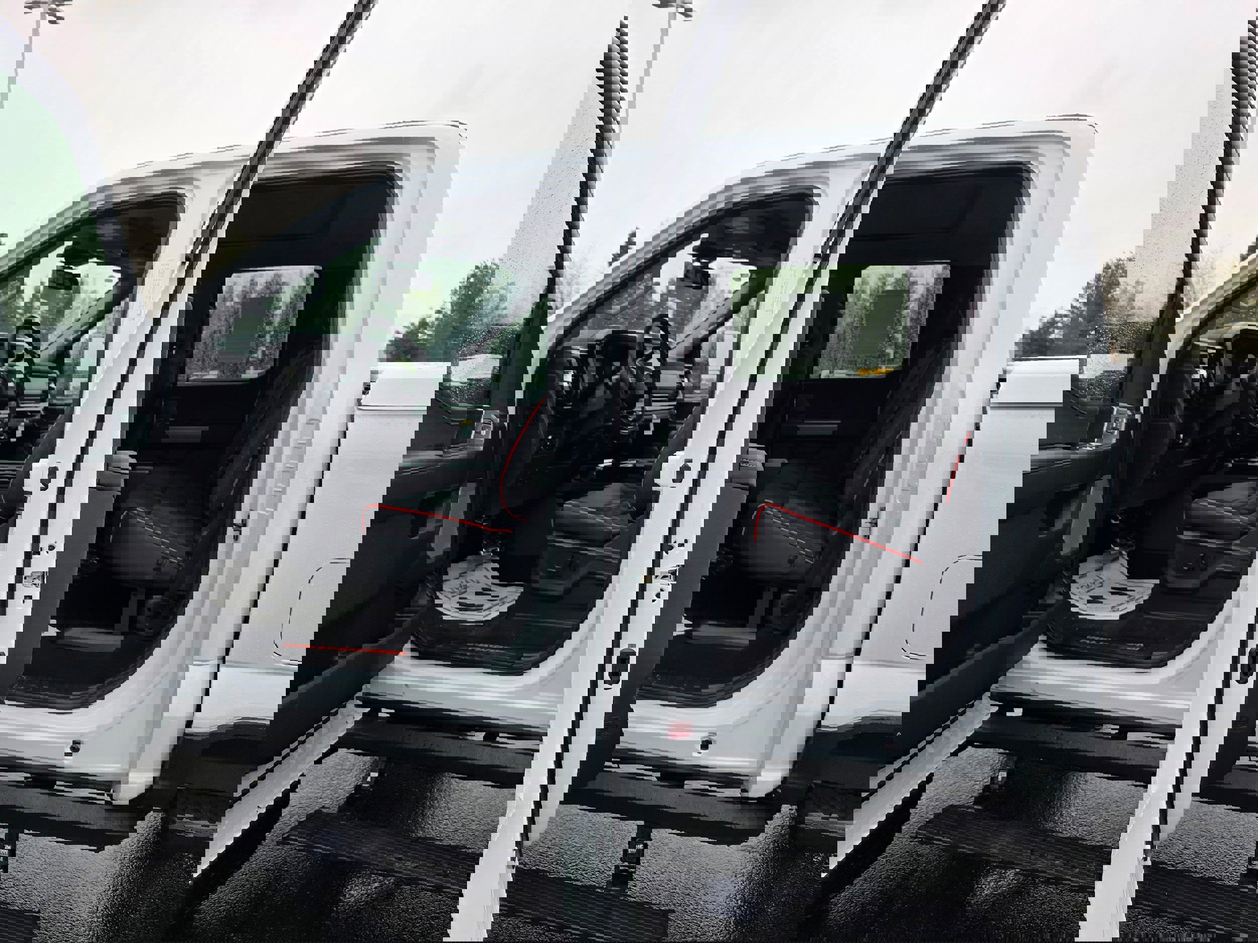 New 2026 Ford F250 Lariat w/ Black Appearance Package image 9