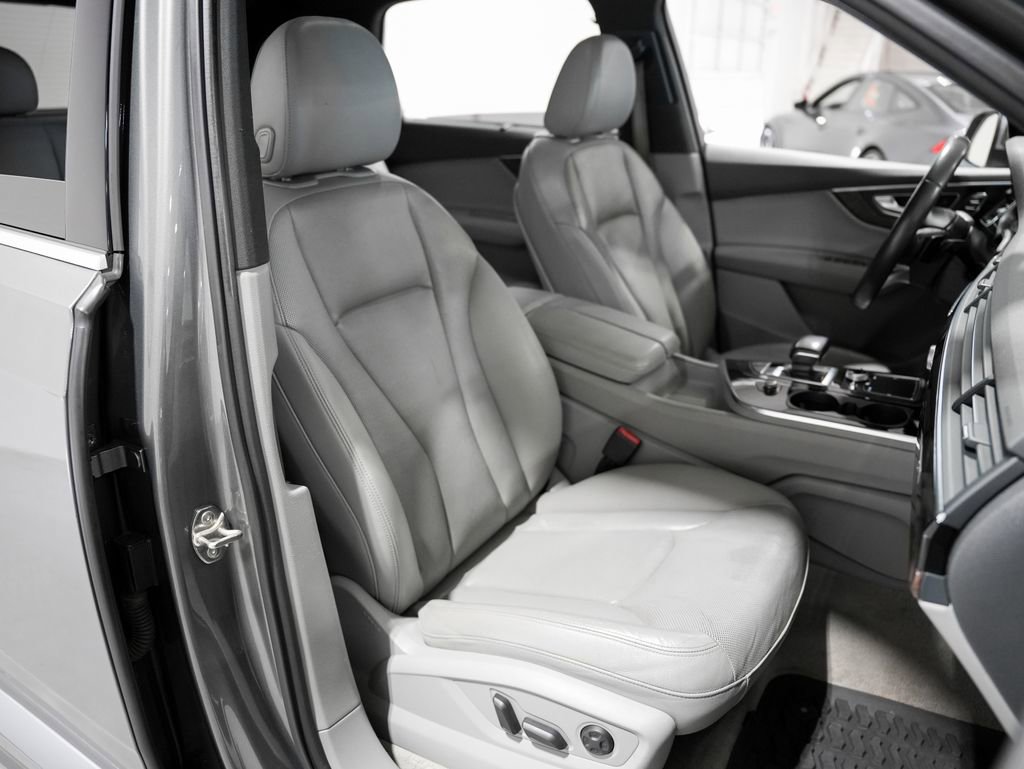 Used 2017 Audi Q7 3.0T Premium Plus w/ Premium Plus Package image 23