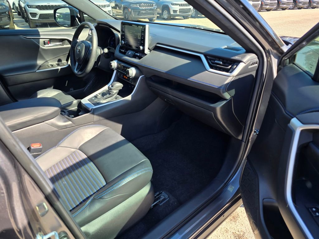 Used 2021 Toyota RAV4 XSE w/ XSE Grade Weather Package image 31