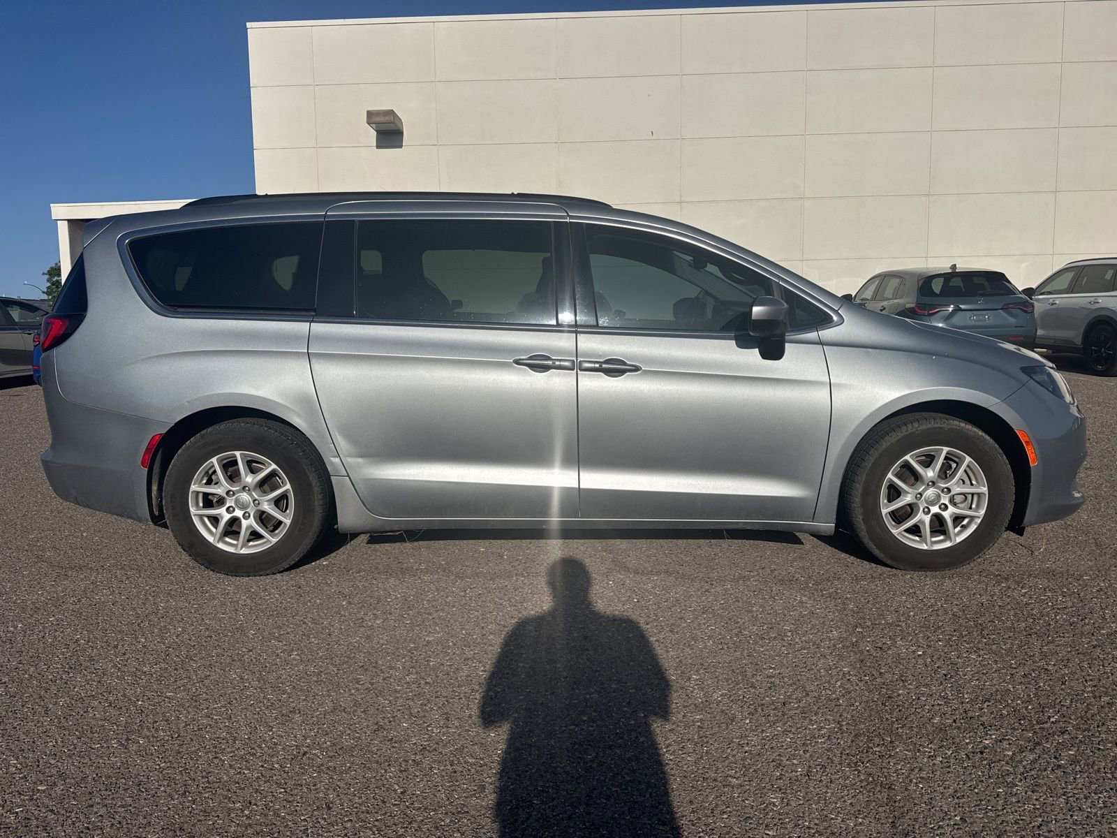 Used 2020 Chrysler Voyager Lxi FWD image 2