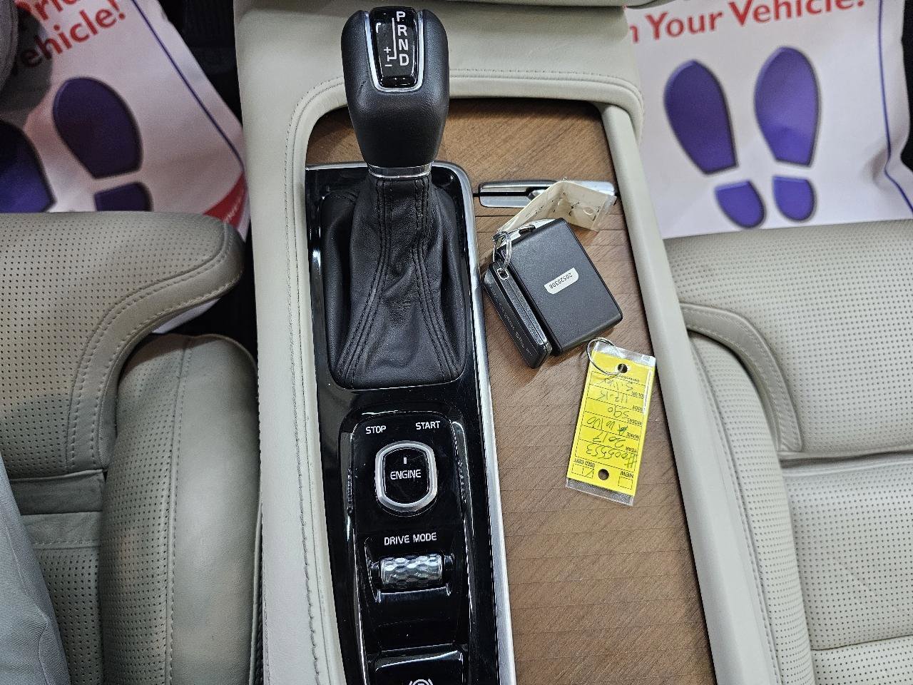 Used 2017 Volvo S90 T6 Inscription w/ Vision Package image 36