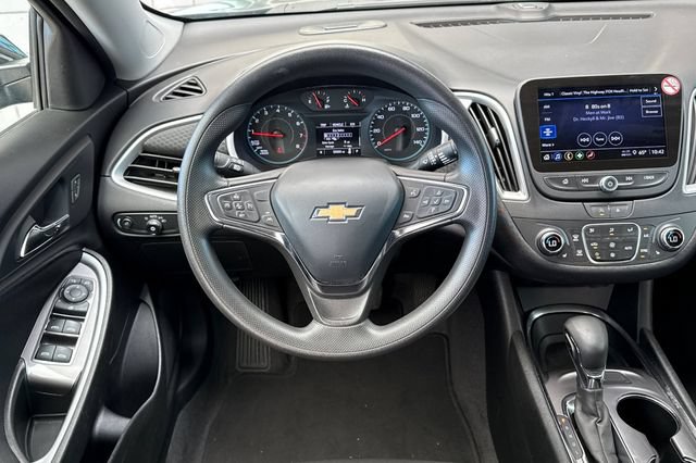 Used 2023 Chevrolet Malibu LT FWD image 18