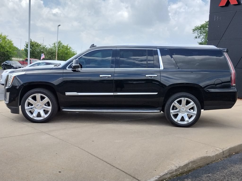 Used 2019 Cadillac Escalade ESV Luxury AWD/4WD image 21