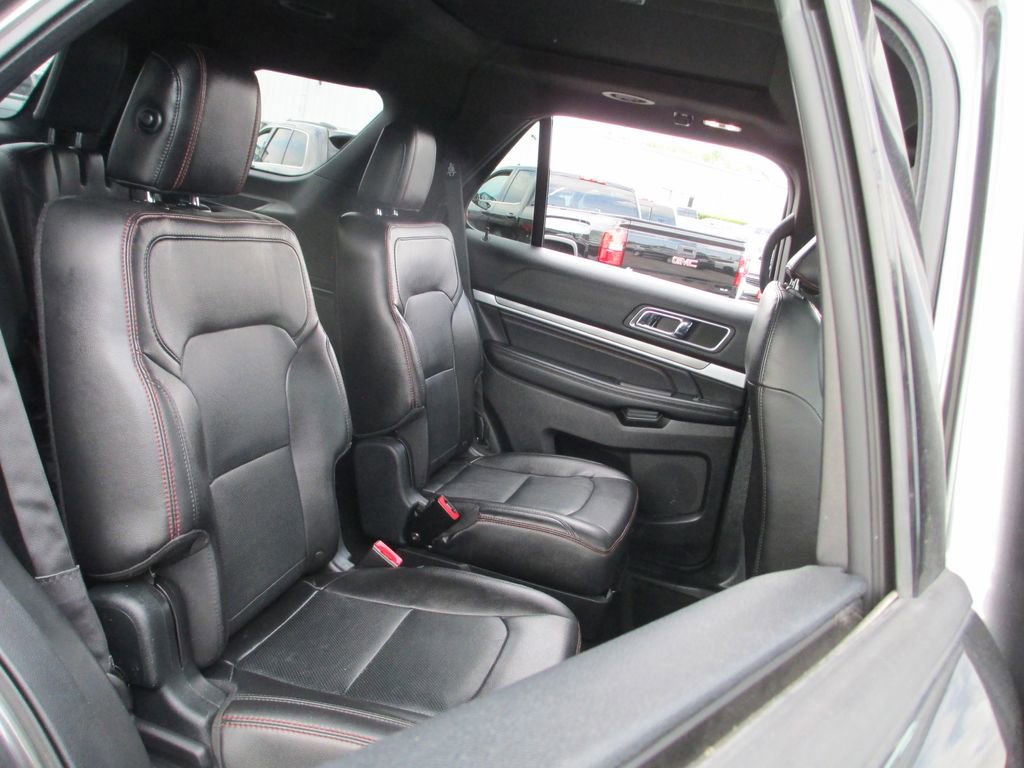 Used 2018 Ford Explorer Sport w/ Equipment Group 401A AWD/4WD image 27