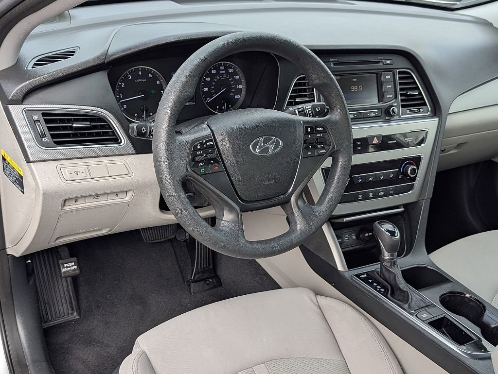 Used 2015 Hyundai Sonata SE w/ Option Group 09 FWD image 27