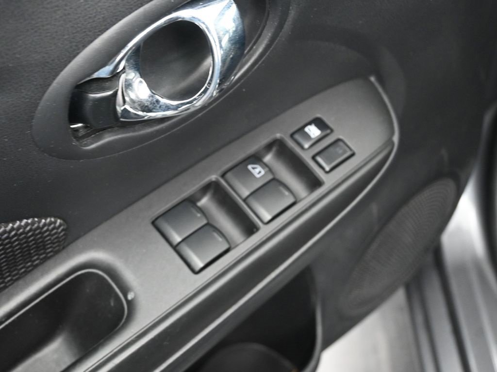 Used 2019 Nissan Versa SV image 13