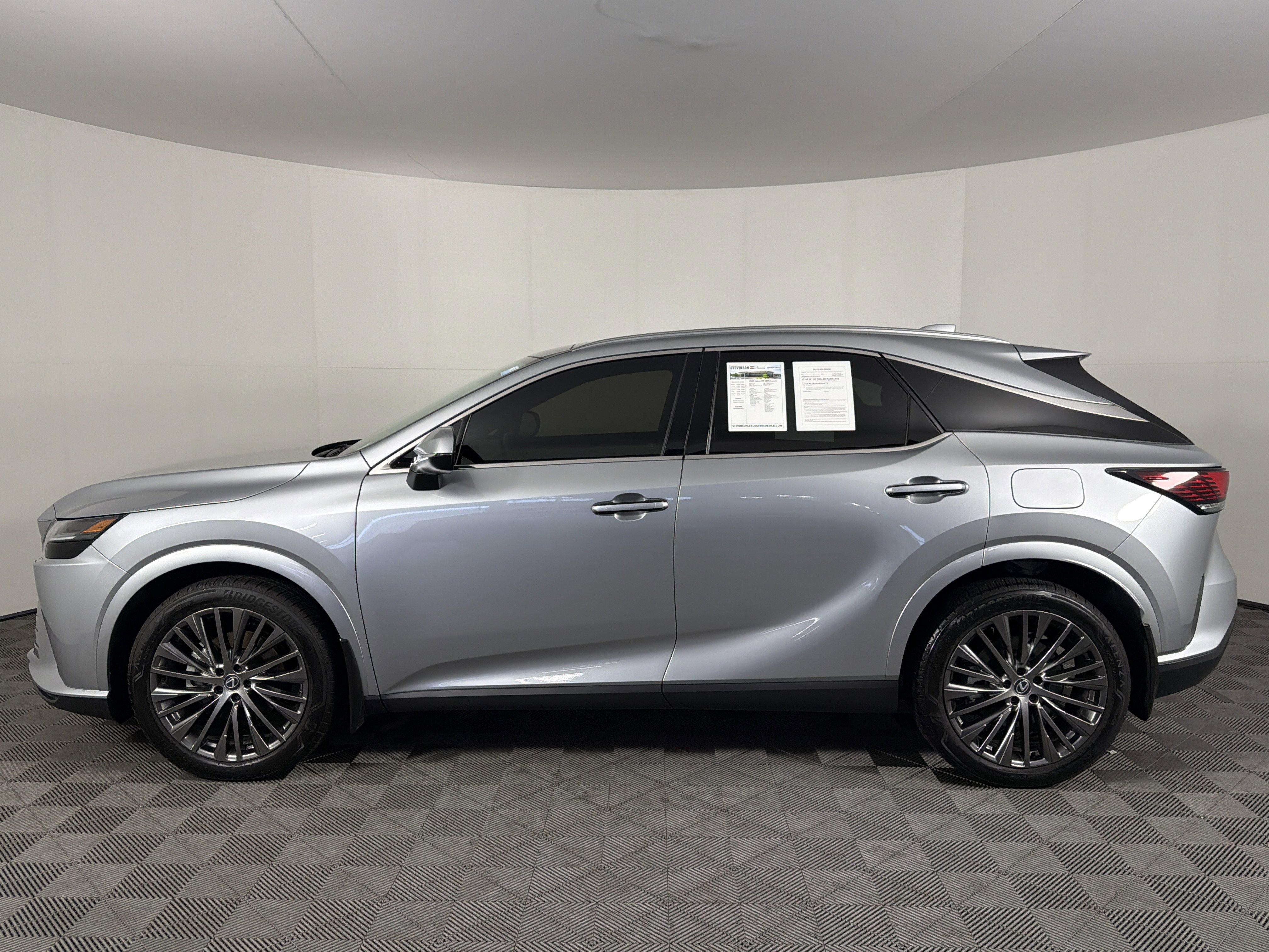 Used 2023 Lexus RX 350 w/ Accessory Package (Z1) AWD/4WD image 6
