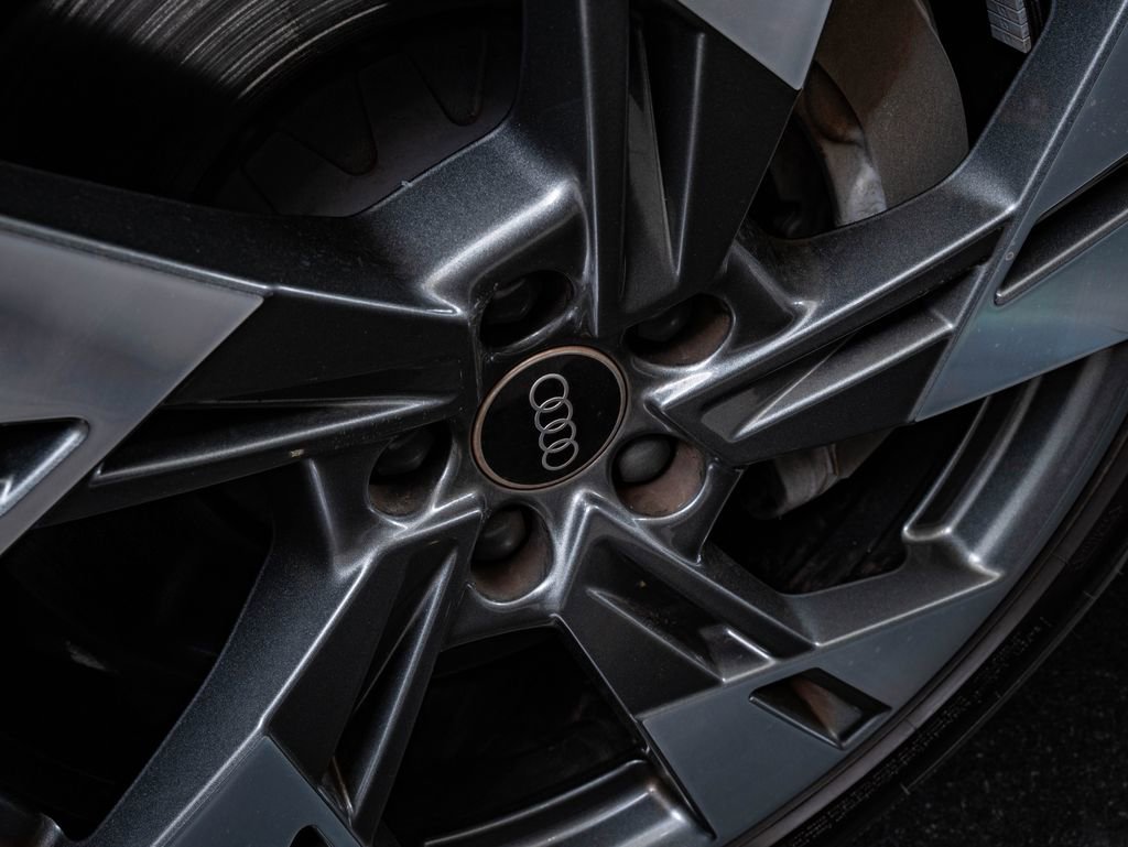 Used 2021 Audi e-tron Premium w/ Convenience Plus Package AWD/4WD image 8