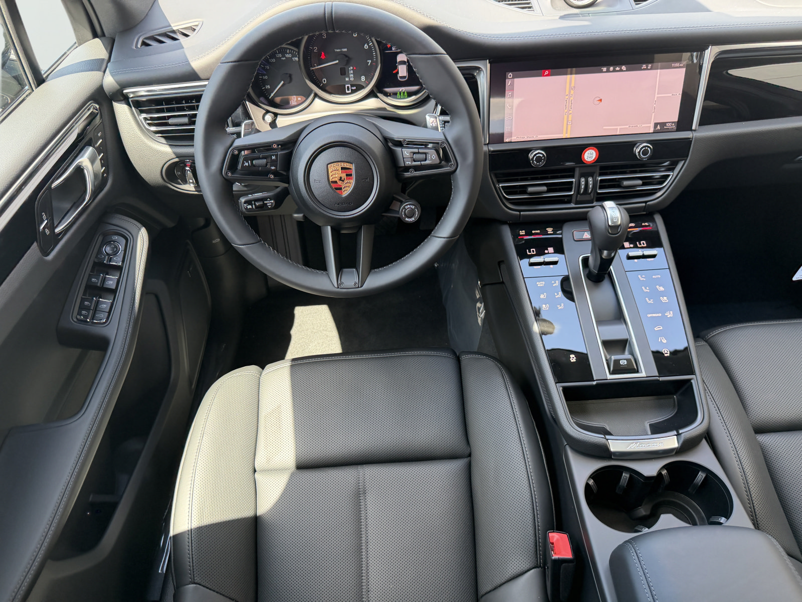 New 2026 Porsche Macan AWD/4WD image 15