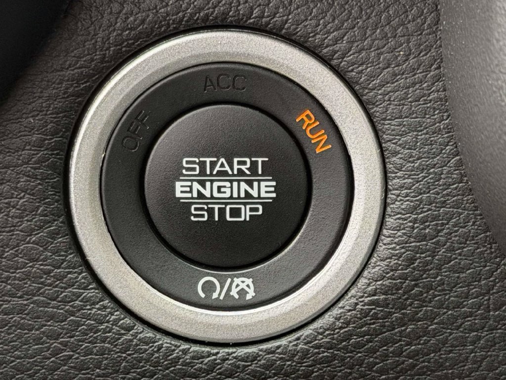 Used 2024 RAM 1500 Laramie AWD/4WD image 21